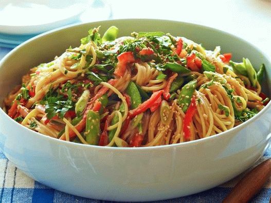 Dish Photography - Crispy Spaghetti Salad
