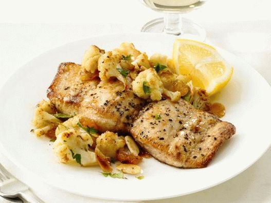 Filetto di pesce fritto mahi mahi con cavolfiore