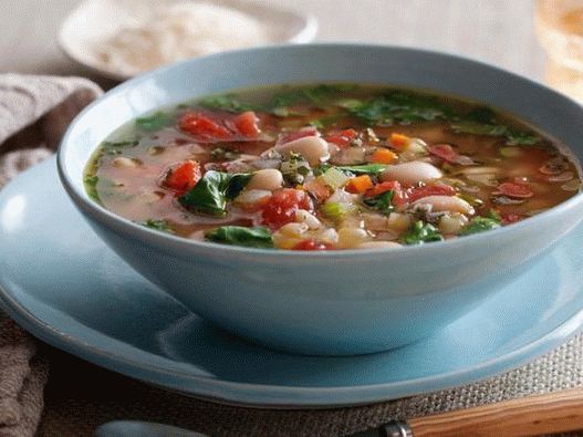 Zuppa di verdure toscana con fagioli e spinaci