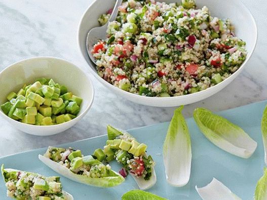 Quinoa per cena in lattuga