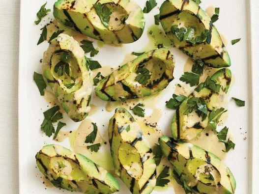 Avocado grigliato con salsa Tahini