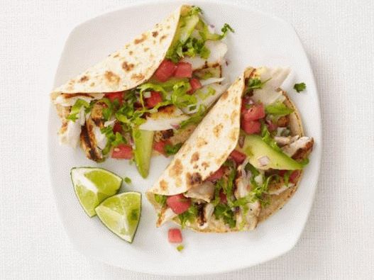 Tacos con salsa di pesce e anguria