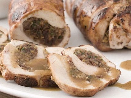 Rotolo di tacchino con mirtilli e albicocche