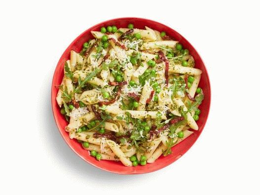 Insalata di penne fotografiche al pesto speziato