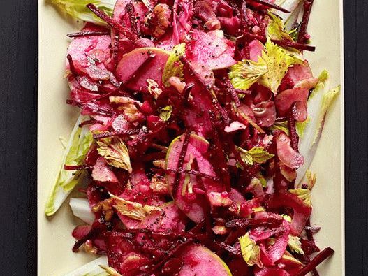 Insalata di barbabietole con mela cruda
