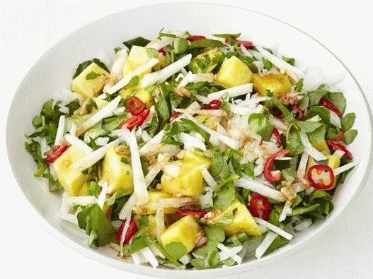 Insalata di foto con ananas e hikama