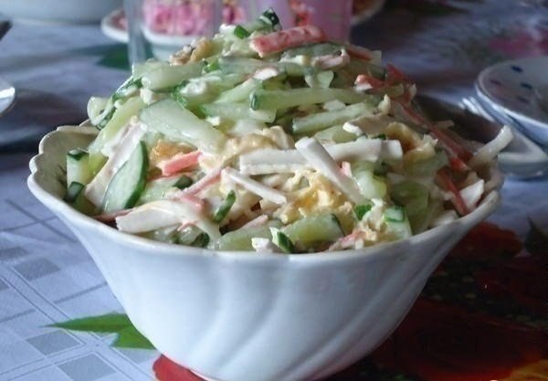 Insalata con formaggio Suluguni