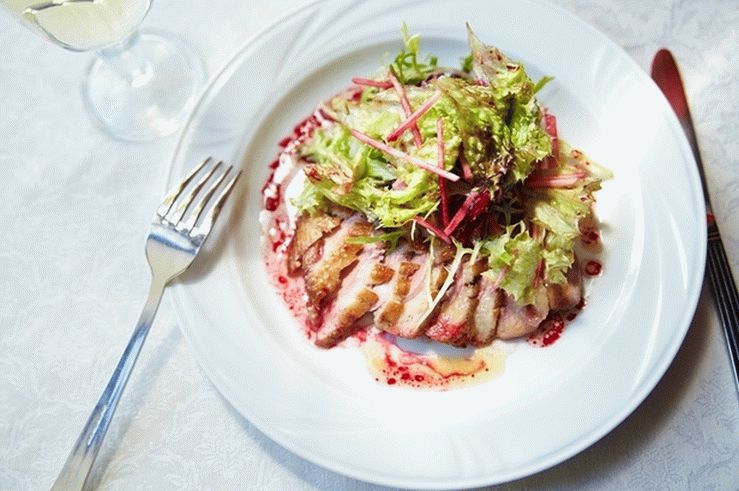 Insalata con anatra e barbabietola