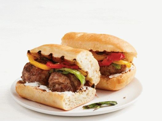 Panino con polpette alla griglia