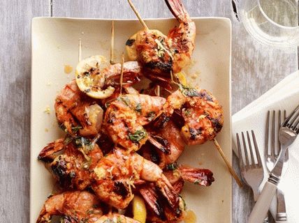 Foto gamberetti con limoni