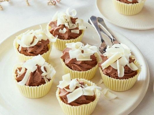 Cestini fotografici al cioccolato con crema di cagliata