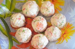 Palline di formaggio con salmone