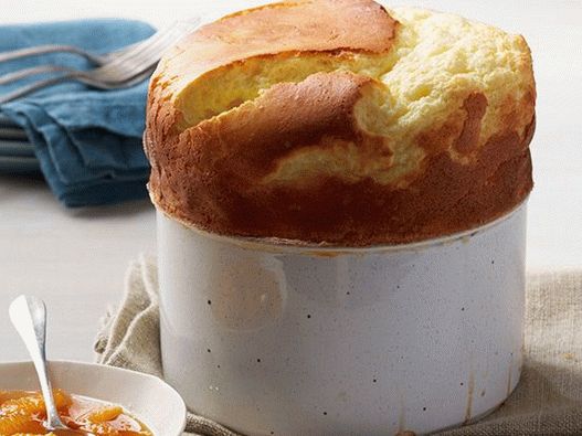 Soufflé di formaggio con composta di arance