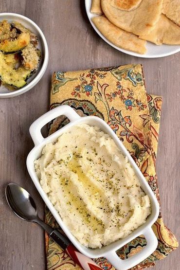 Foto di Scordalia (salsa greca dip di purè di patate con aglio)