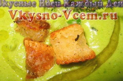 Zuppa cremosa con broccoli e crostini