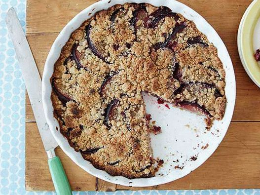 Crostata di prugne foto