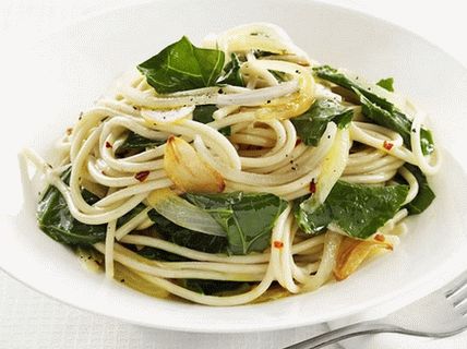 Foto di Spaghetti all'aglio e cavolo nero