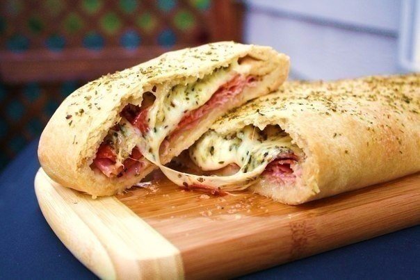 Stromboli (rotolo di pizza)