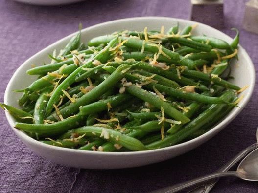 Fagiolini verdi fritti con aglio