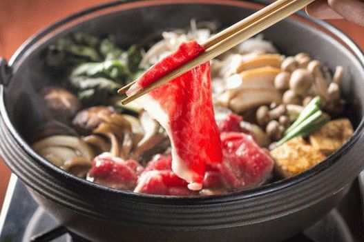 Foto di Sukiyaki dalla carne di manzo della saga