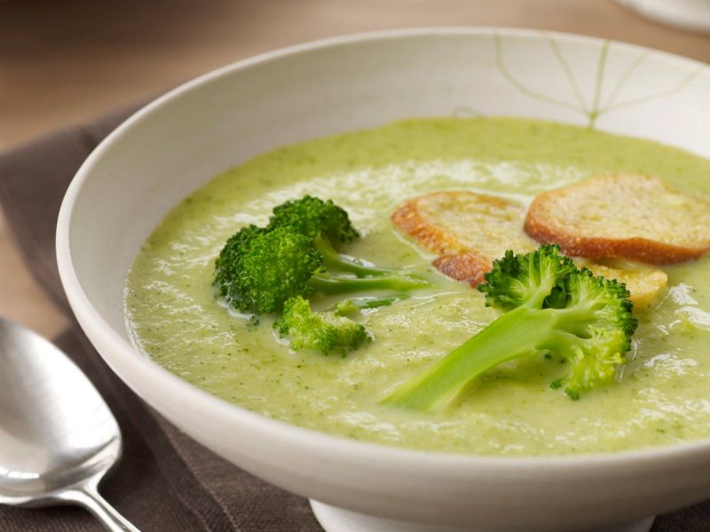 Zuppa di purea di broccoli