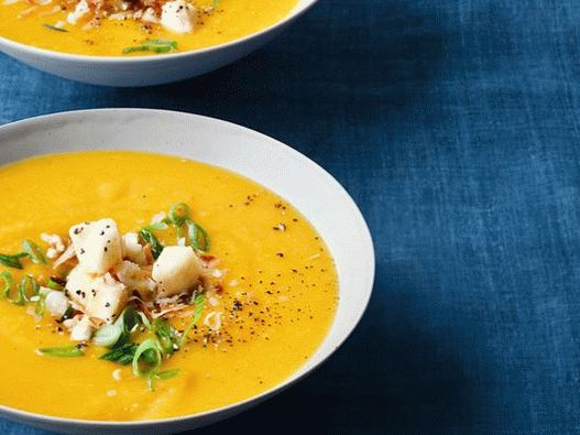 Zuppa di foto di purea di zucca moscata al forno con curry