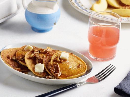 Foto di pancake di zucca con sciroppo di noci pecan