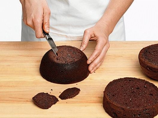 Taglia le cime gonfie delle torte