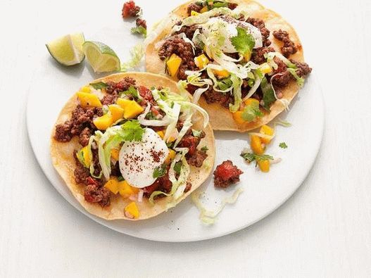 Foto di Tostadas con carne macinata e mango