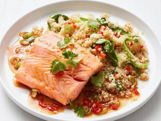 Salmone brasato con salsa di quinoa e sesamo e zenzero