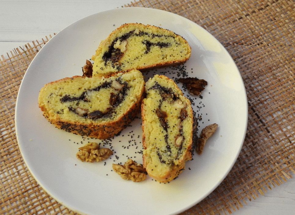 Rotolo di cagliata con semi di papavero