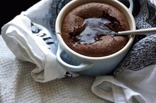 Budino al cioccolato con zucchero fotografico
