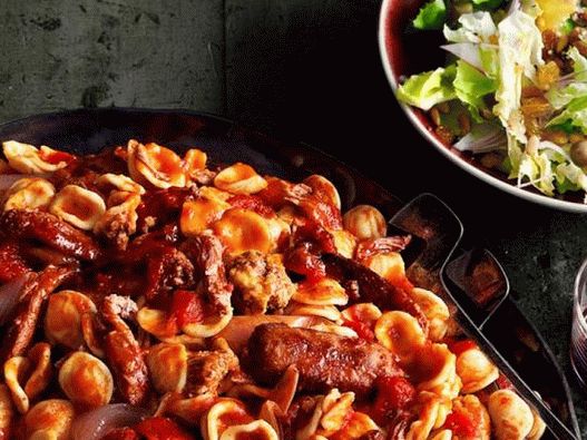 Foto ragù di domenica con pasta di orecchiette