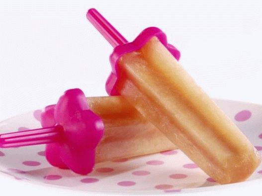 Foto di frutta e ghiaccio alla mela