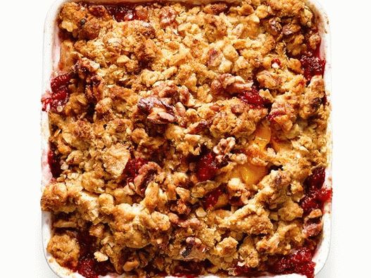 Crumble di mele e lamponi con salsa di farina d'avena