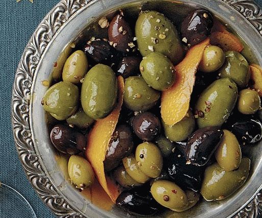 Antipasto di olive caramellate foto