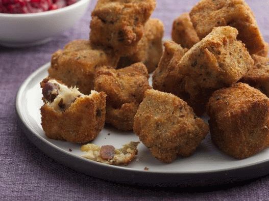 Antipasto fotografico di ripieno per farcire pollame con pesto di mirtilli rossi