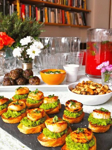 Antipasto di foto con capesante e pesto Antipasto di foto con capesante e pesto