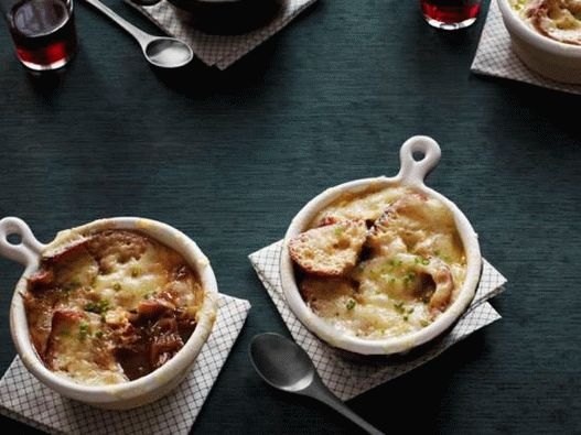 Foto del piatto - Zuppa di cipolle francese con costolette in umido