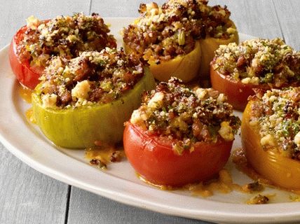 Foto Pomodori al forno ripieni di salsiccia, sedano e basilico