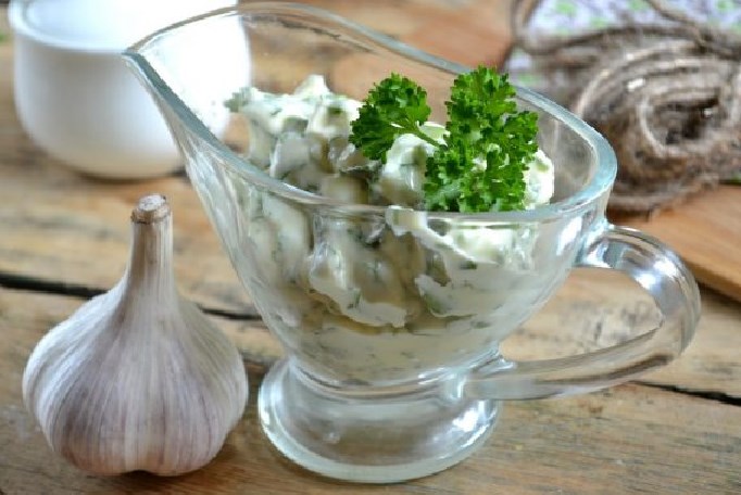 Salsa all'aglio verde