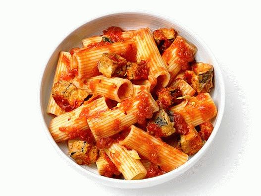 Foto di melanzane fritte e salsa di pomodoro per pasta