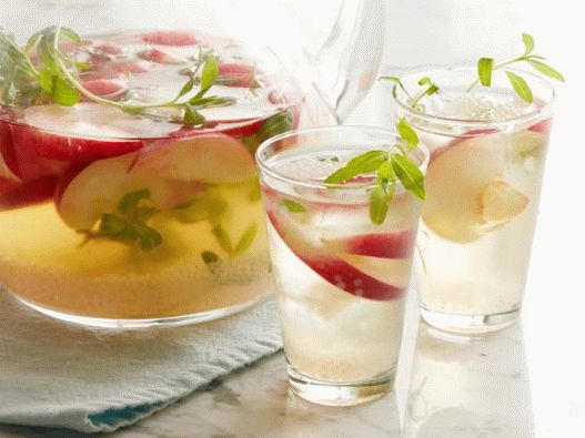 Foto Pearl Sangria con pesche bianche e dragoncello