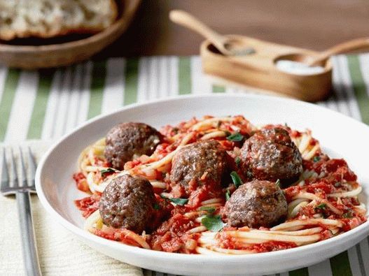 Foto del piatto - Spaghetti con polpette in salsa di pomodoro