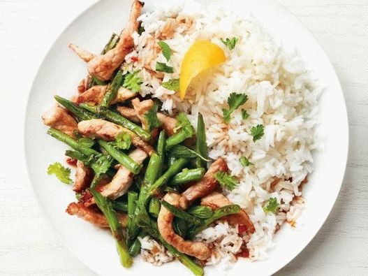 Foto del piatto - Maiale in umido in salsa di pesce e contorno di un soffritto di fagiolini
