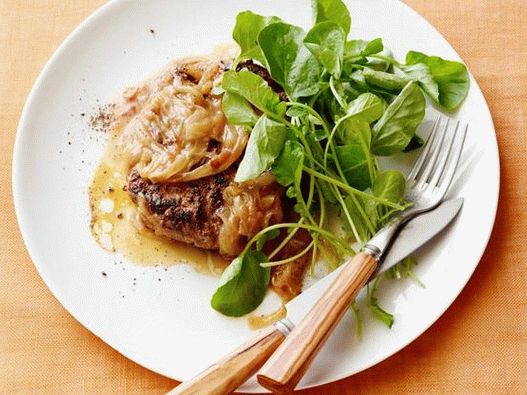Dish Photography - Salisbury Steak con salsa di cipolle francese