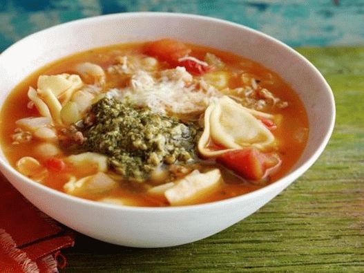 Foto del piatto - Zuppa di fagioli con gnocchi italiani e condimento verde