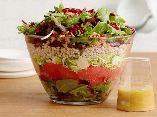 Foto del piatto - Insalata di bignè invernale con barbabietole e cavoletti di Bruxelles