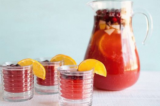 Foto sangria invernale con mirtilli rossi Foto sangria invernale con mirtilli rossi