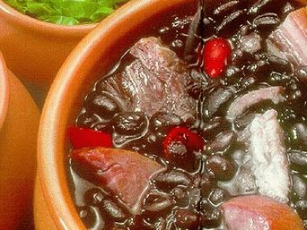 Feijoada - un piatto tradizionale brasiliano